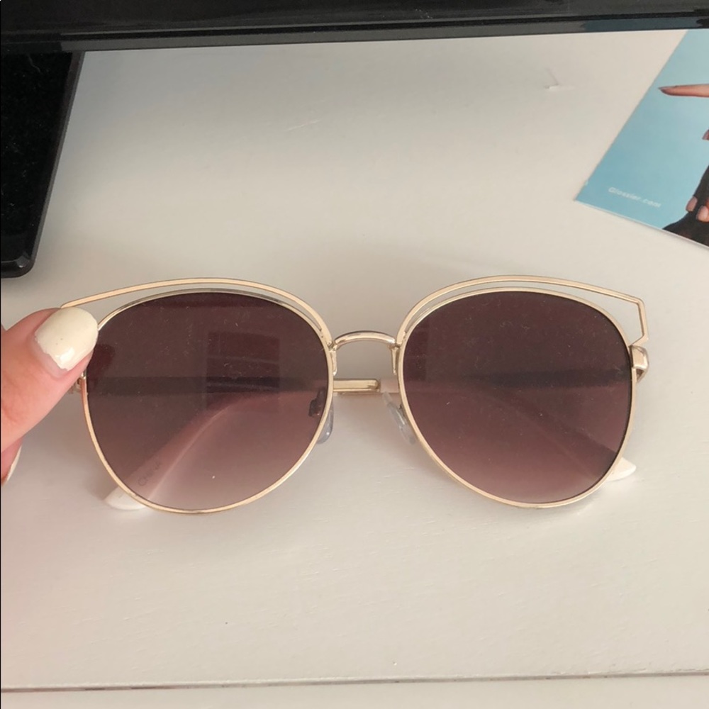 Francesca’s sunglasses only worn a few times